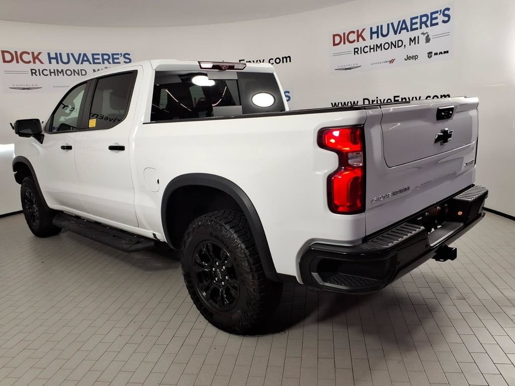 Used 2024 Chevrolet Silverado 1500 ZR2 w/ Technology Package AWD/4WD image 6