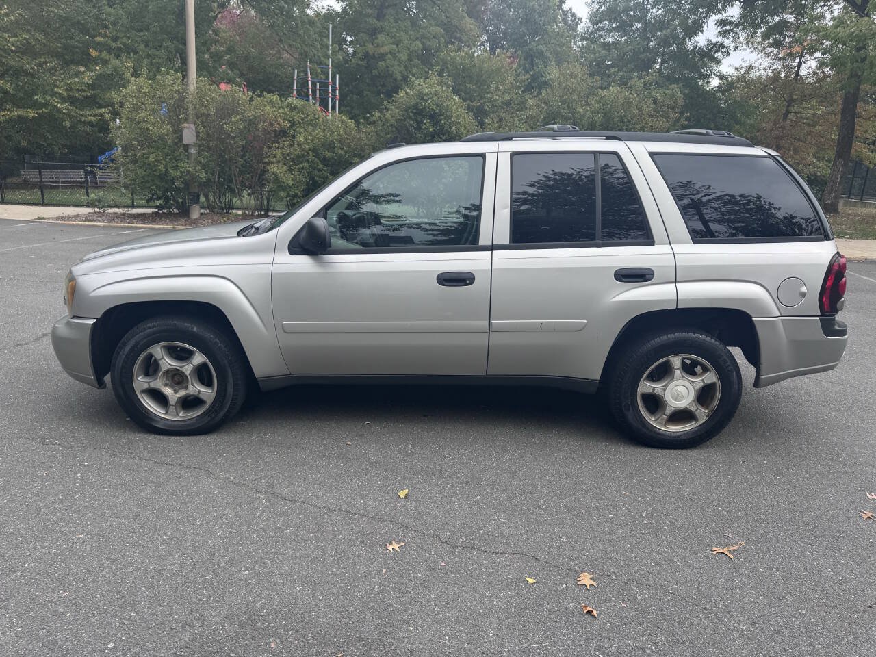 Used 2007 Chevrolet TrailBlazer LS w/ LS Preferred Equipment Group AWD/4WD image 6