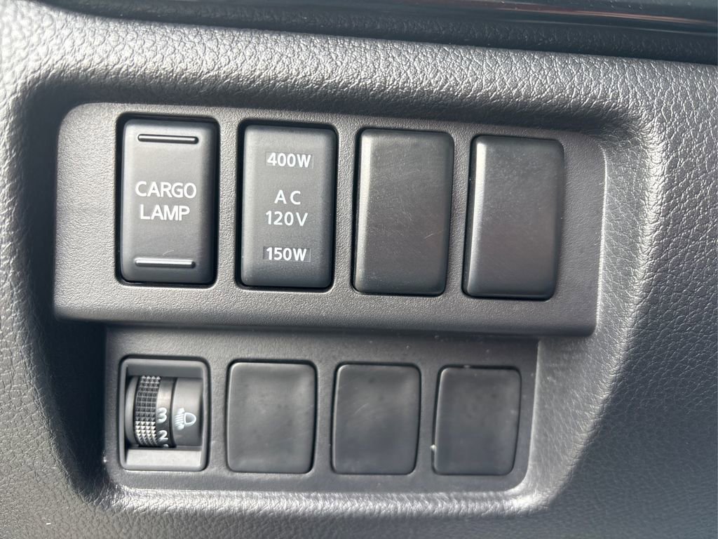 Used 2024 Nissan Titan SV w/ SV Bronze Edition Package image 35