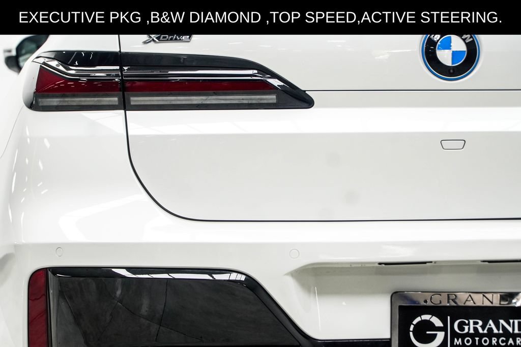 Used 2025 BMW 750e xDrive w/ Executive Package AWD/4WD image 22