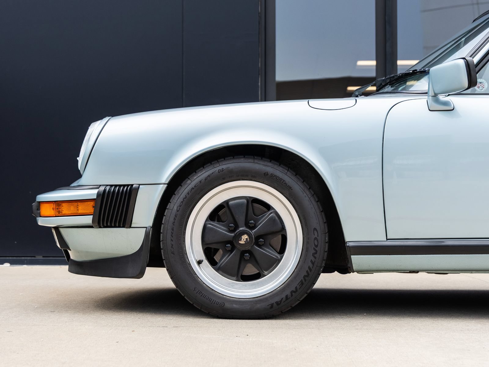 Used 1988 Porsche 911 Carrera RWD image 15