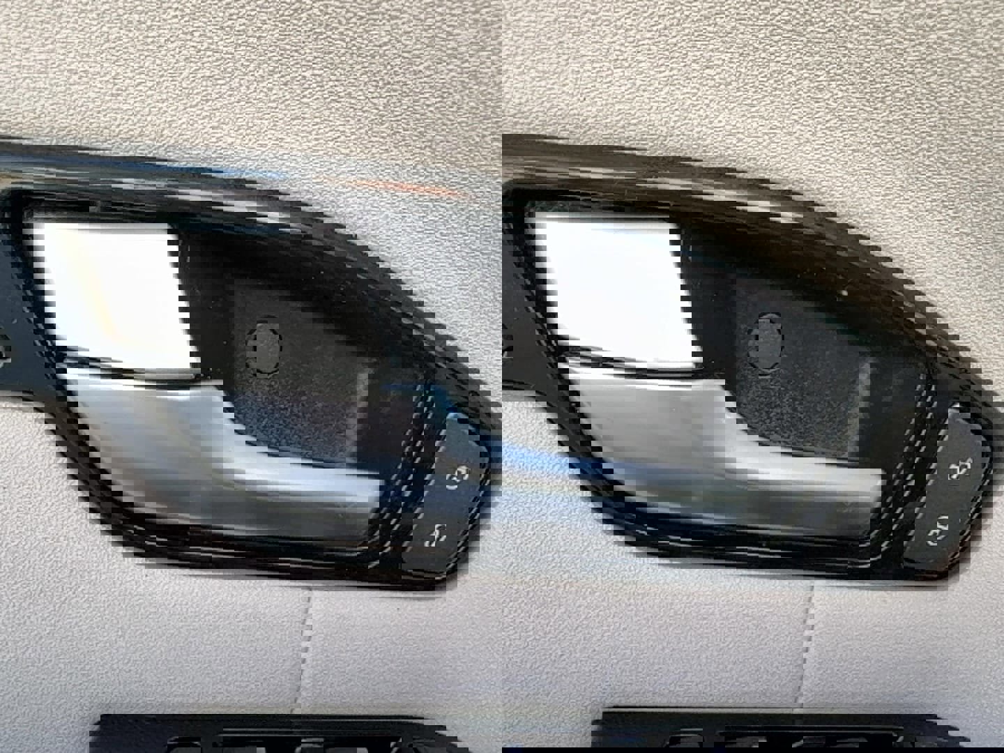 Used 2018 Land Rover Range Rover Evoque SE Premium image 21