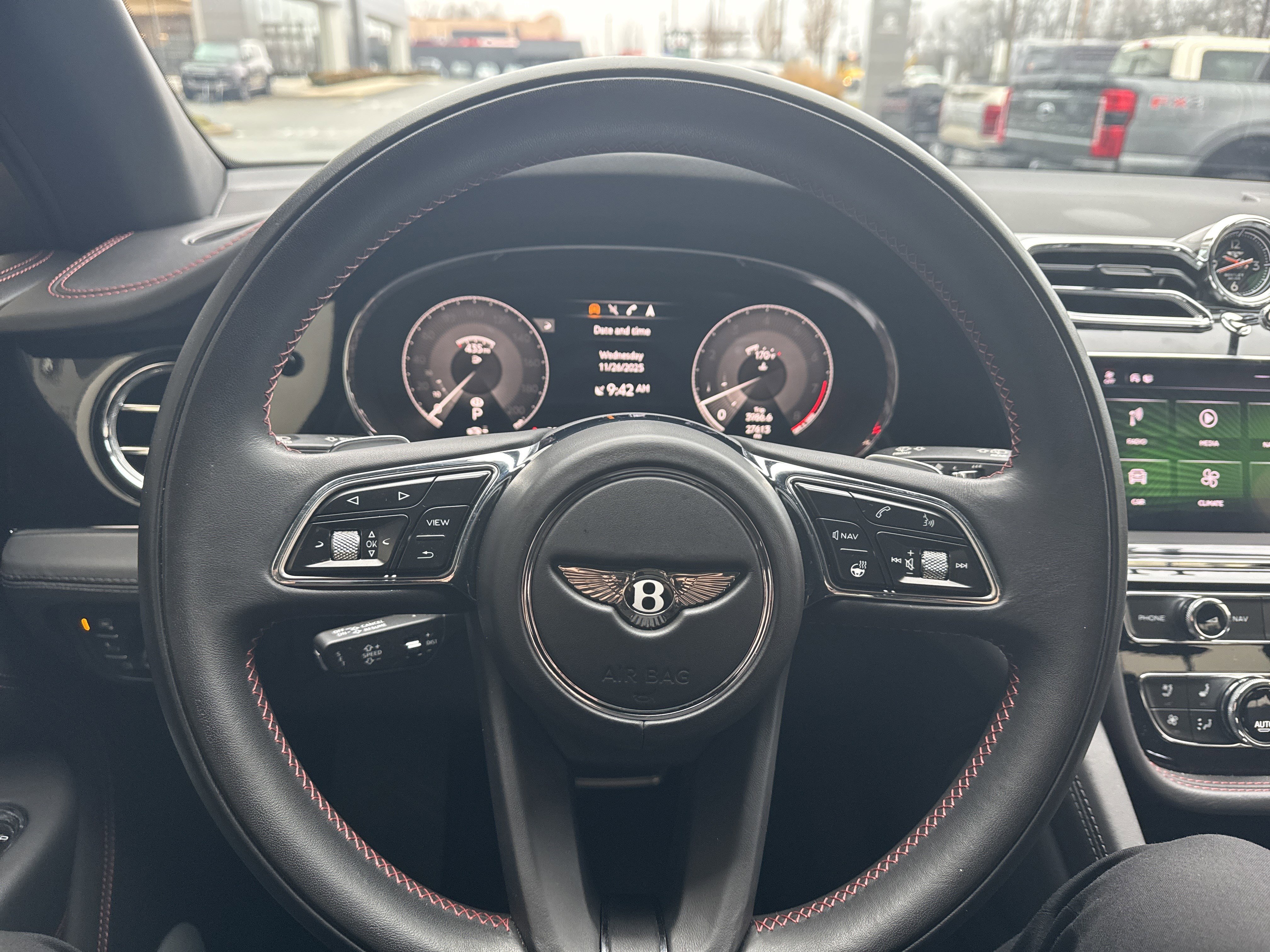 Used 2022 Bentley Bentayga image 19