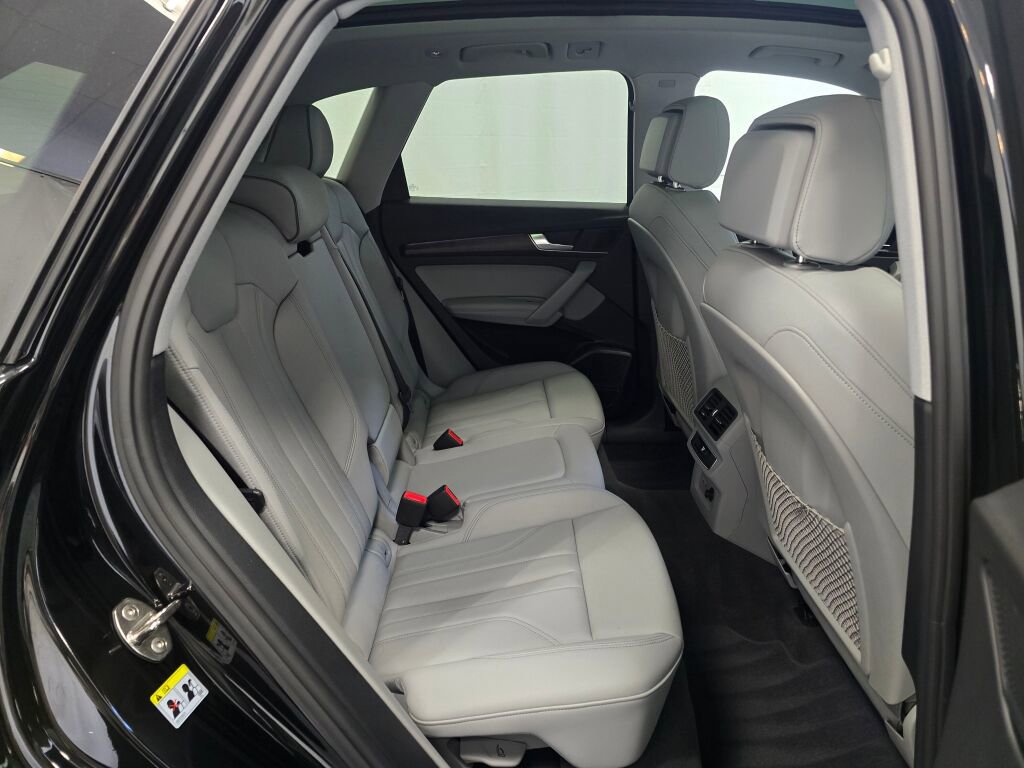 Certified 2025 Audi Q5 2.0T Premium Plus w/ Premium Plus Package image 24