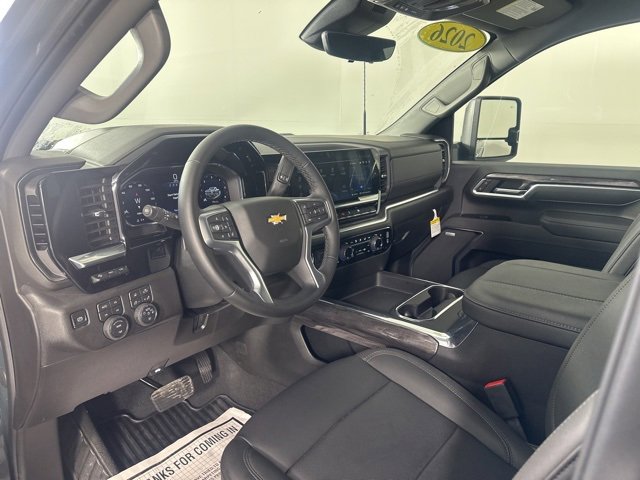 Used 2026 Chevrolet Silverado 2500 LTZ w/ LTZ Convenience Package image 19