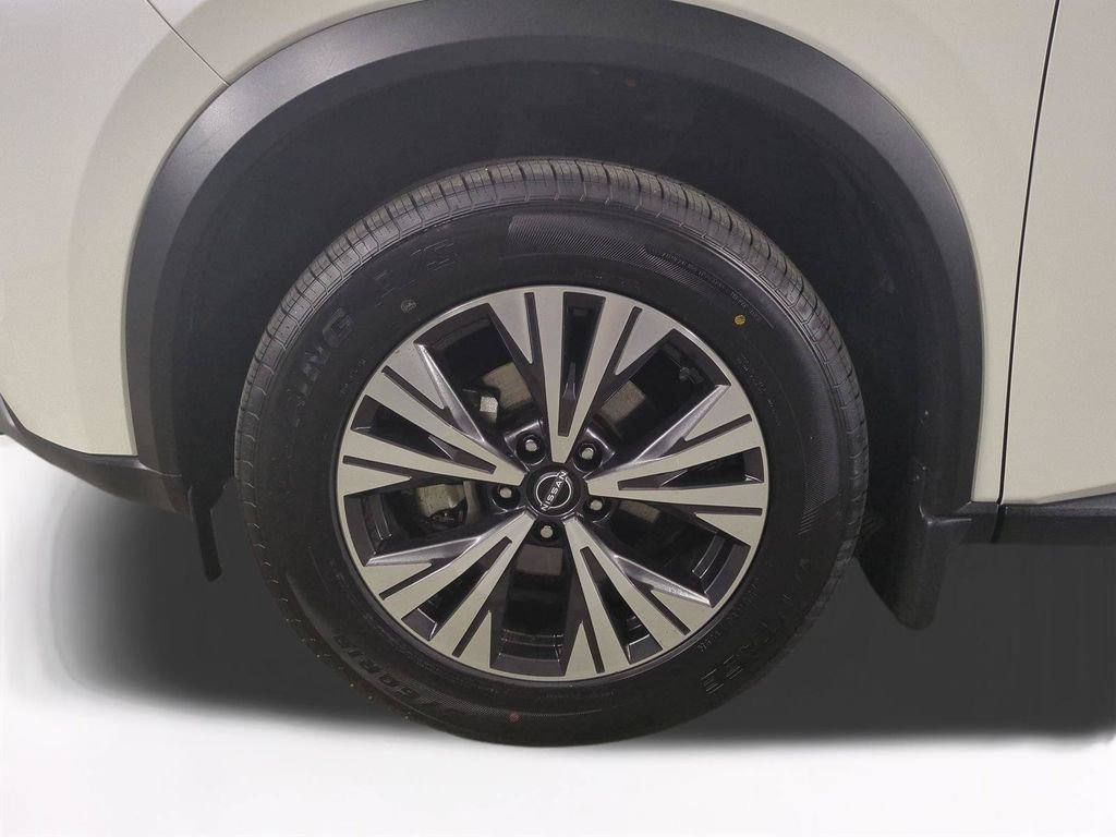 Used 2023 Nissan Rogue SV FWD image 11
