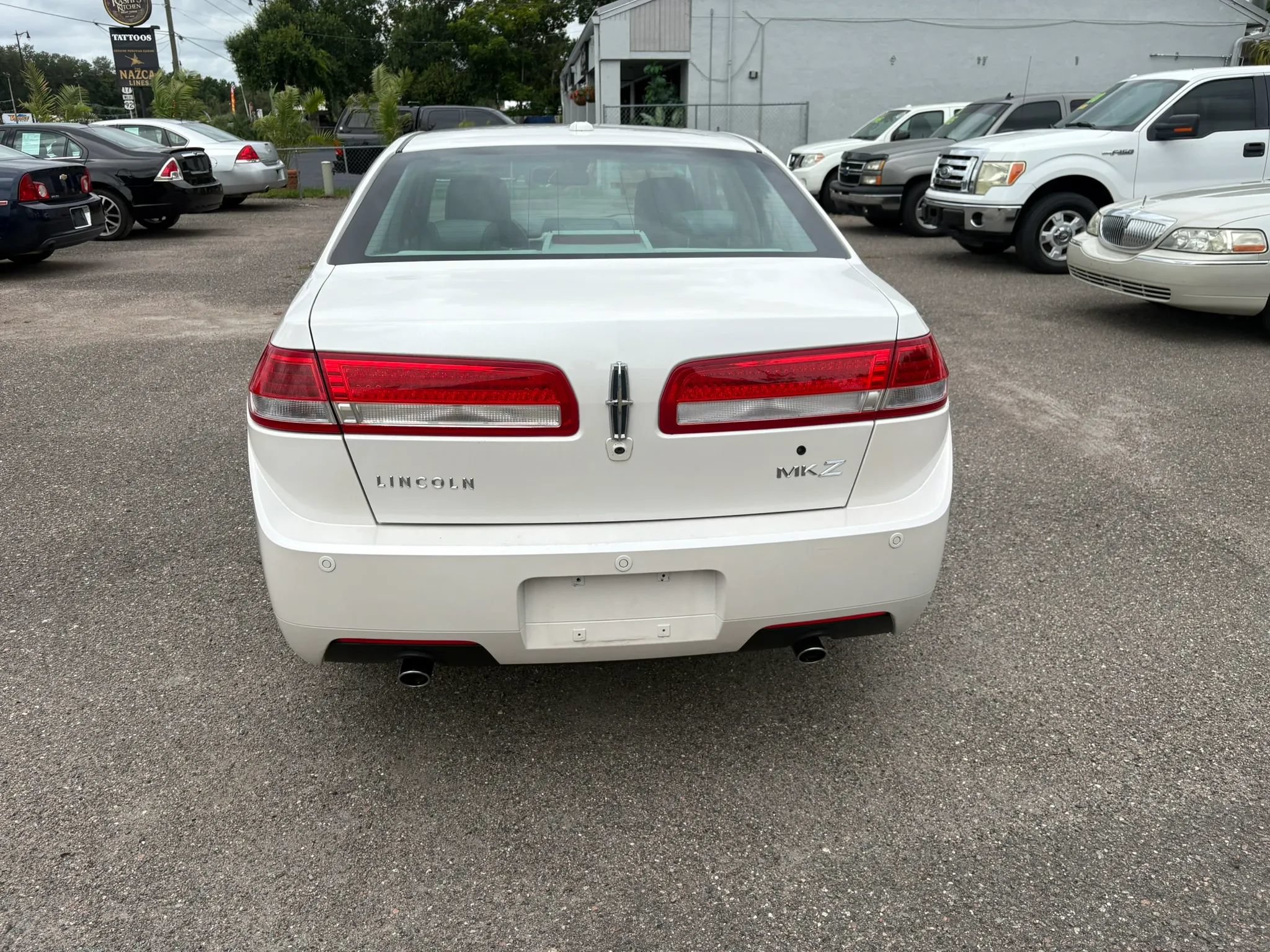 Used 2010 Lincoln MKZ FWD image 4