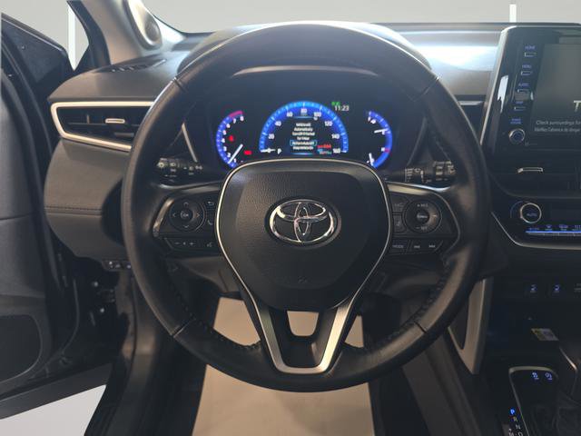 Used 2022 Toyota Corolla Cross XLE w/ Convenience Package FWD image 15