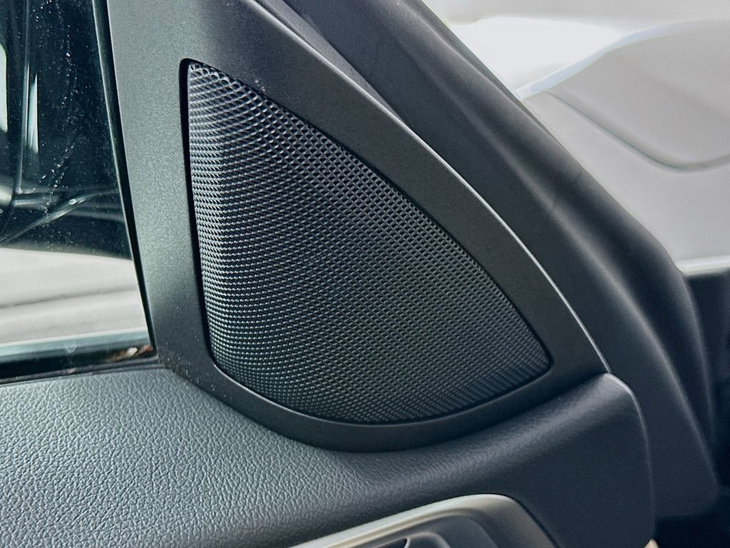 Used 2025 BMW 430i Coupe w/ Convenience Package image 19