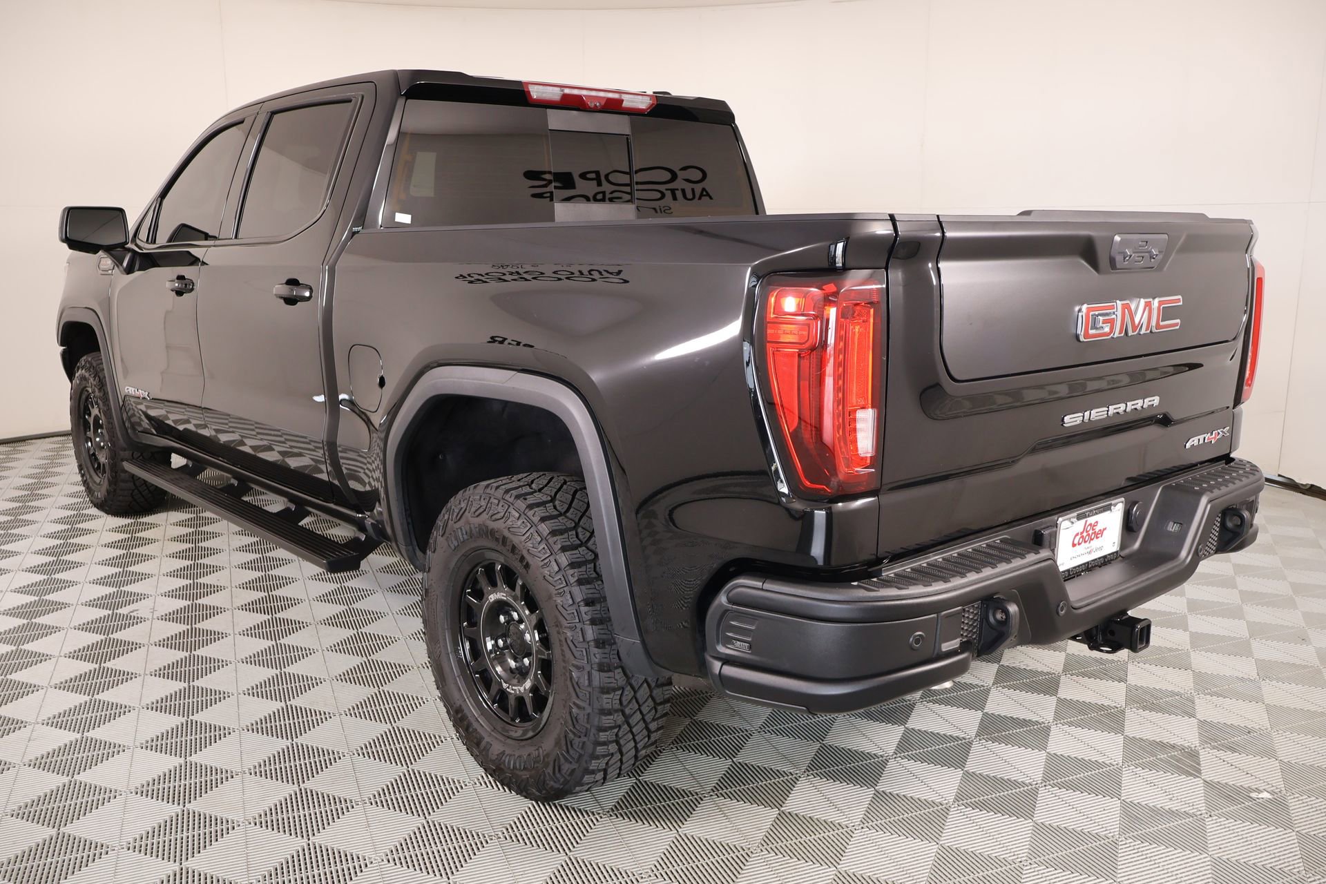Used 2024 GMC Sierra 1500 AT4X w/ AT4X AEV Edition image 24