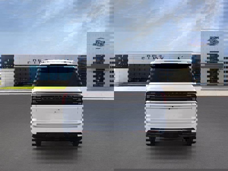 New 2026 Lincoln Navigator L Reserve w/ Jet Appearance Package image 5