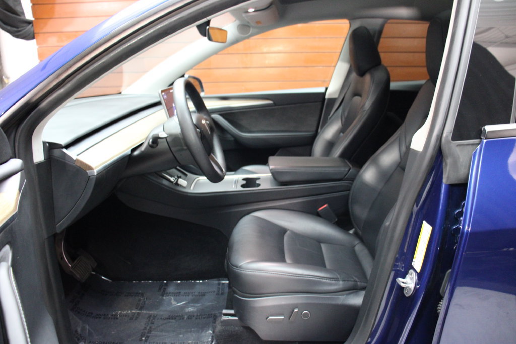 Used 2024 Tesla Model Y 2WD image 11