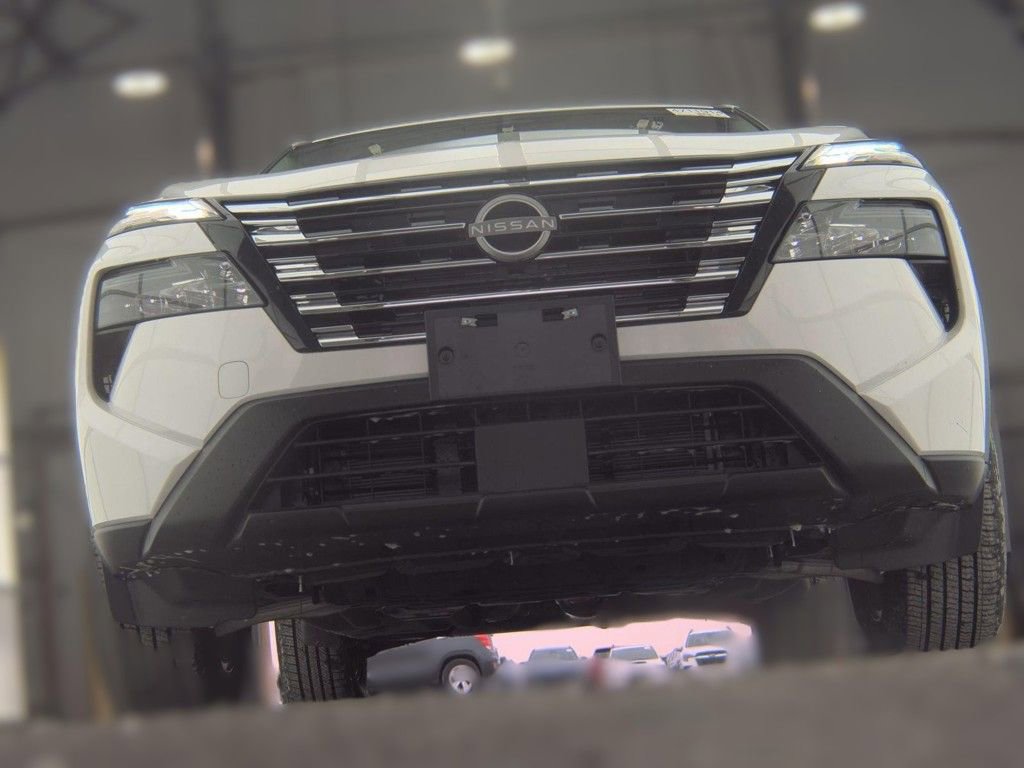 Certified 2025 Nissan Rogue SV image 8