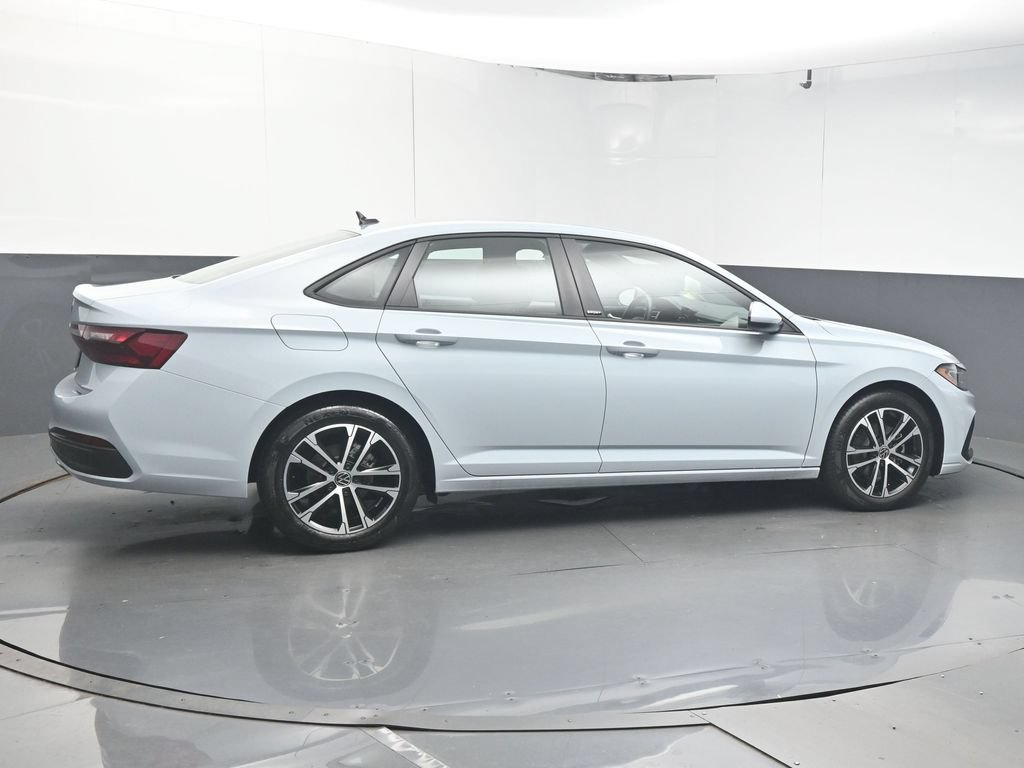 Used 2026 Volkswagen Jetta Sport FWD image 8