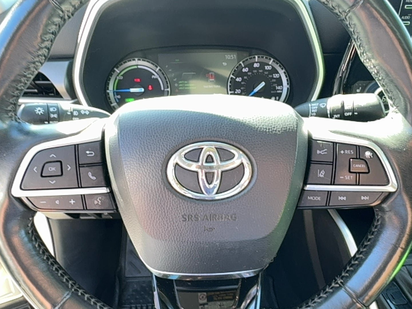 Used 2020 Toyota Highlander XLE AWD/4WD image 30