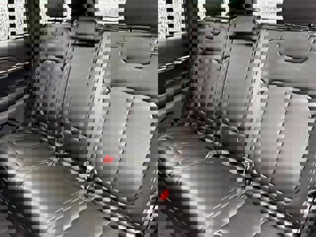 New 2025 Jeep Grand Cherokee Limited w/ Black Appearance Package AWD/4WD image 20