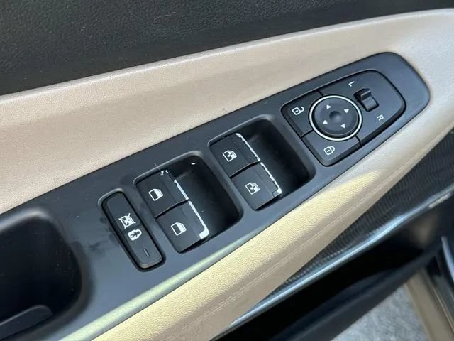 Used 2020 Hyundai Santa Fe SEL w/ Convenience Package FWD image 24