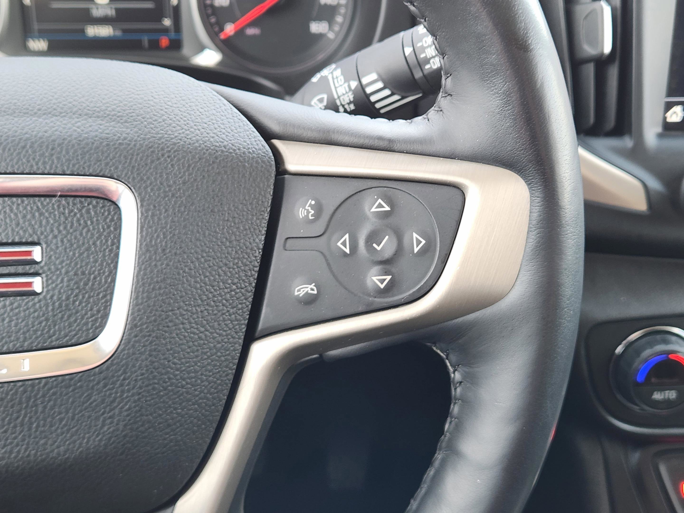 Used 2018 GMC Terrain Denali w/ Advanced Safety Package AWD/4WD image 37