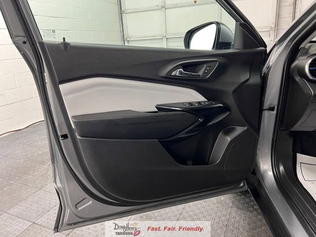 Used 2025 Chevrolet Trax LT image 23