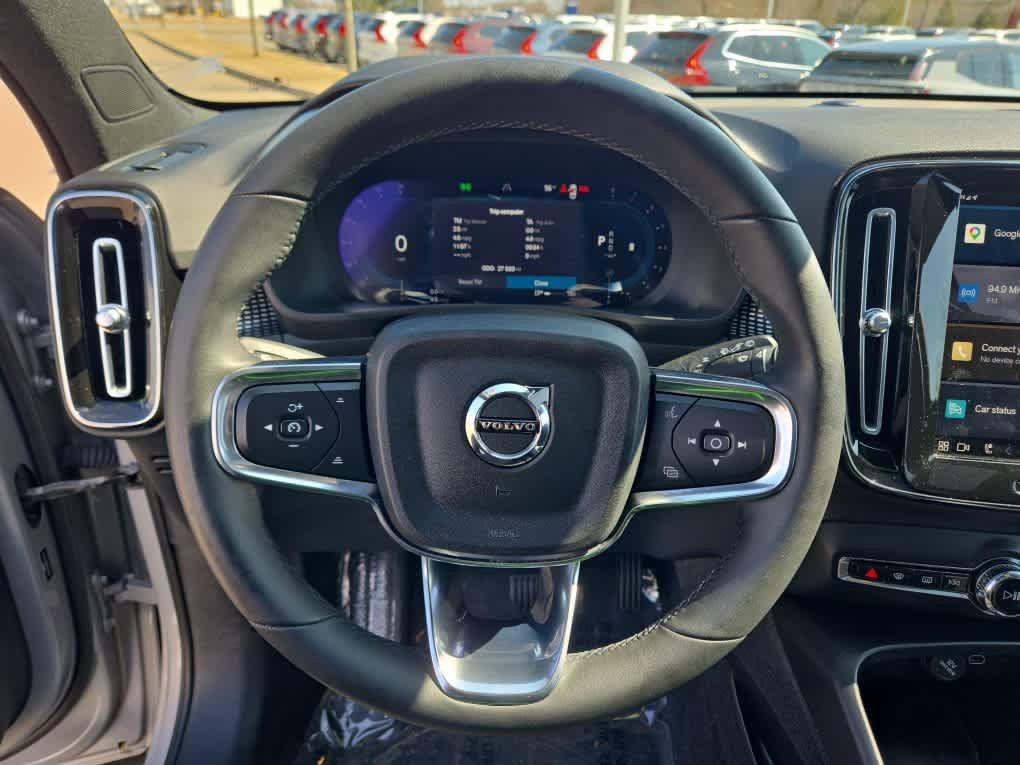 Used 2023 Volvo XC40 B5 Plus w/ Driver Assist Package AWD/4WD image 13