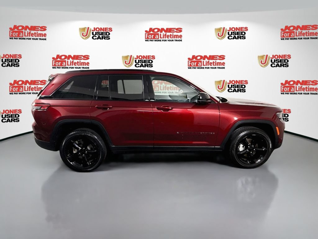 Used 2024 Jeep Grand Cherokee Limited w/ Black Appearance Package RWD image 17