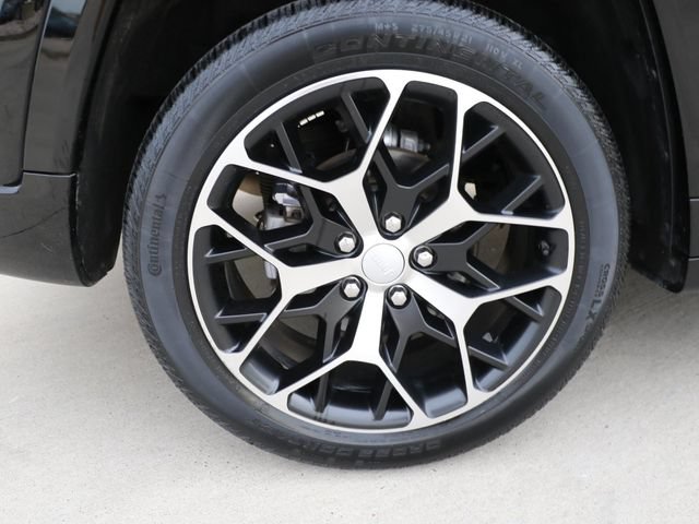 Used 2022 Jeep Grand Cherokee Summit AWD/4WD image 8