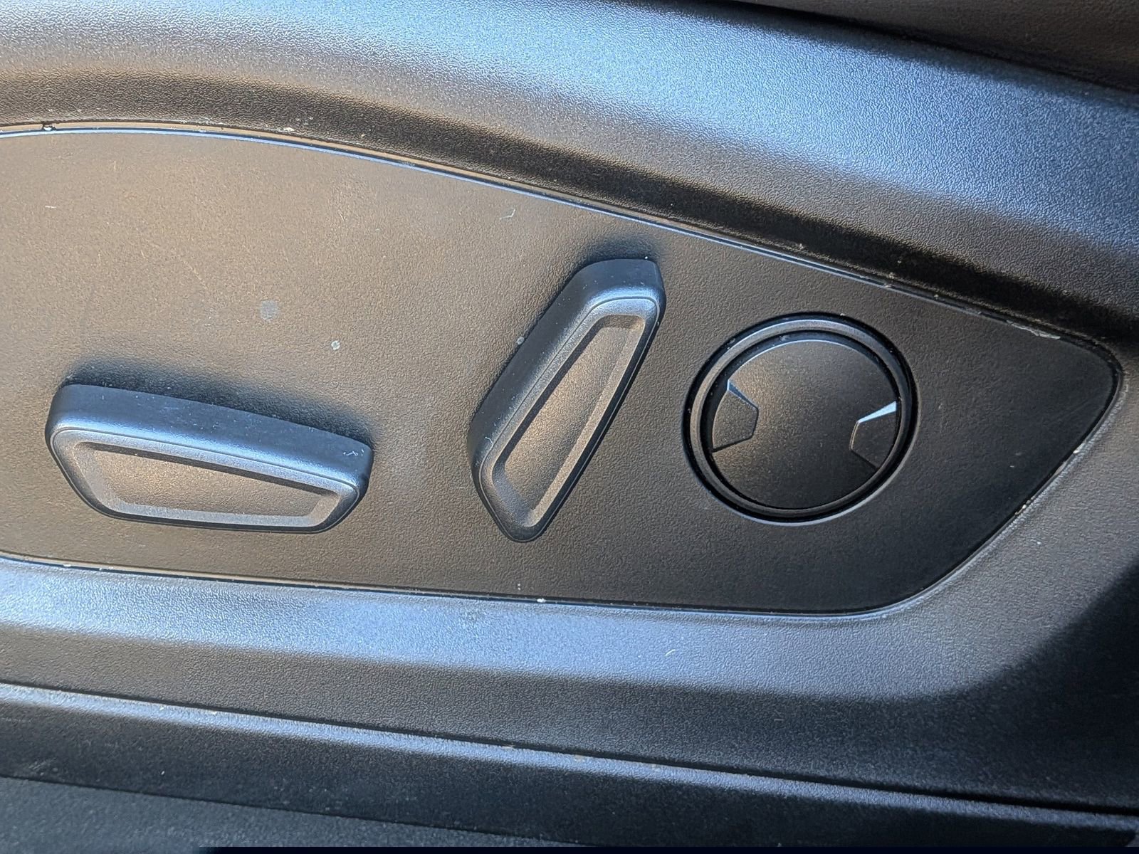 Certified 2023 Ford Explorer XLT w/ Equipment Group 202A AWD/4WD image 22