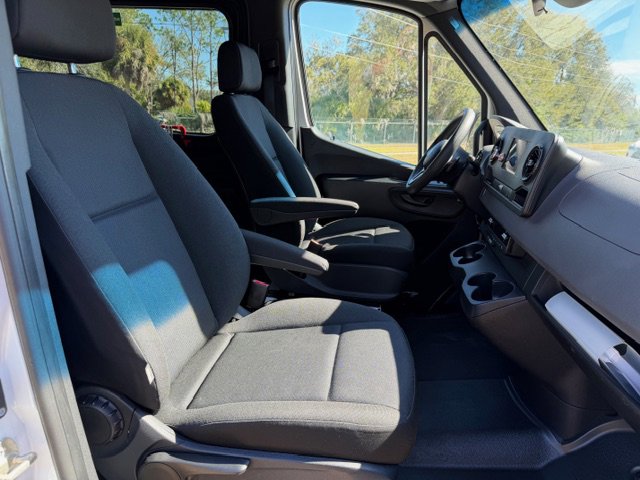 Used 2020 Freightliner Sprinter 2500 image 19