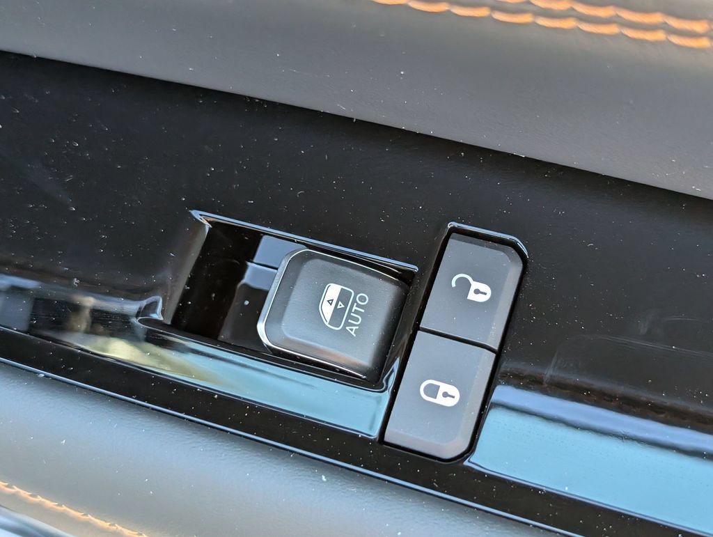 New 2026 Jeep Grand Wagoneer L Summit AWD/4WD image 32