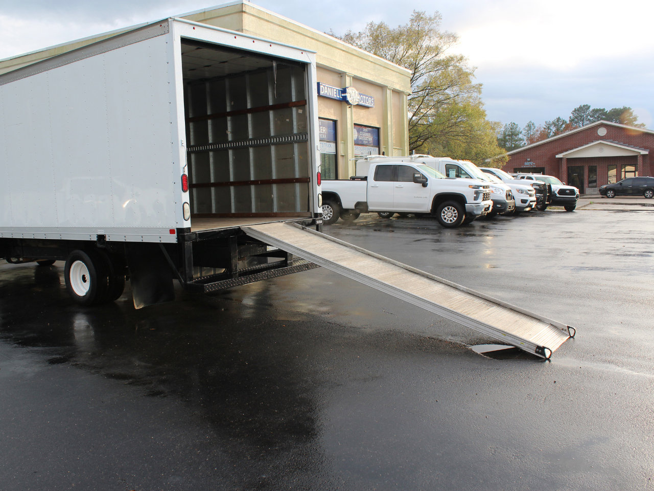 Used 2019 Ford E-450 and Econoline 450 Super Duty w/ Power Windows & Locks Group image 15