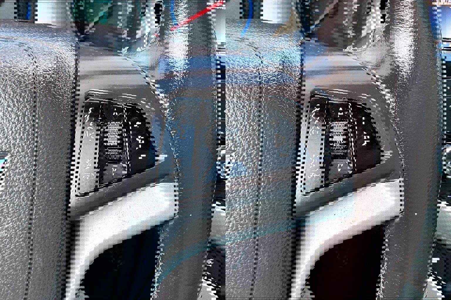 Used 2016 Chevrolet Cruze LTZ w/ Sun, Sound and Sport Package FWD image 18