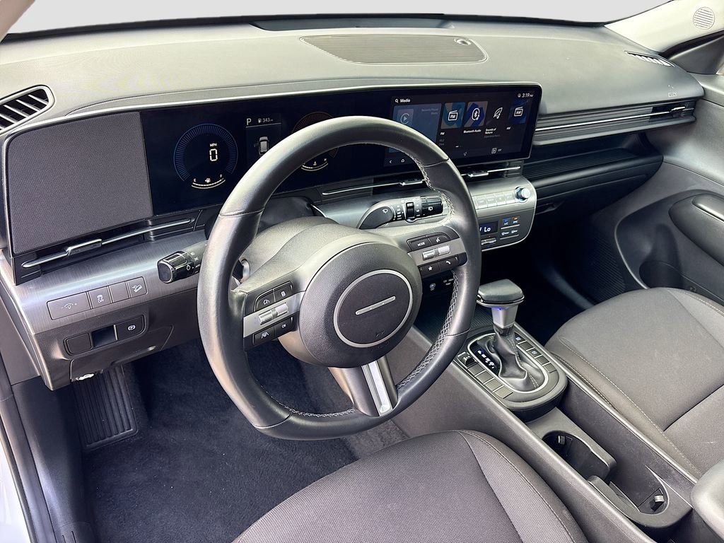 Used 2025 Hyundai Kona SEL image 9
