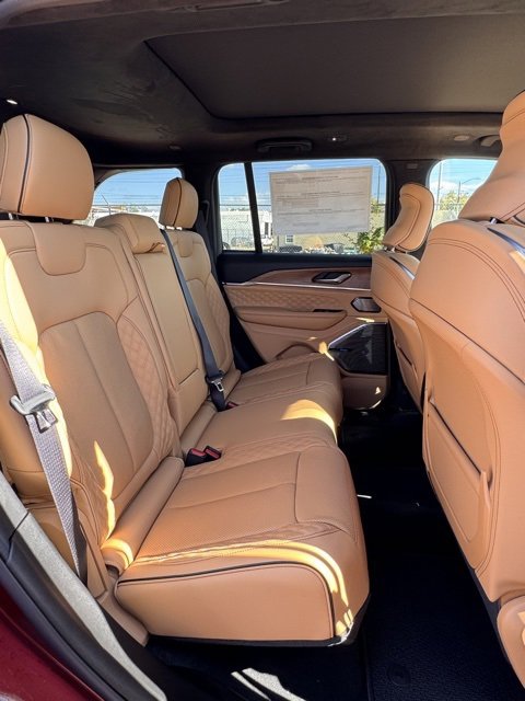 New 2025 Jeep Grand Cherokee Summit image 14