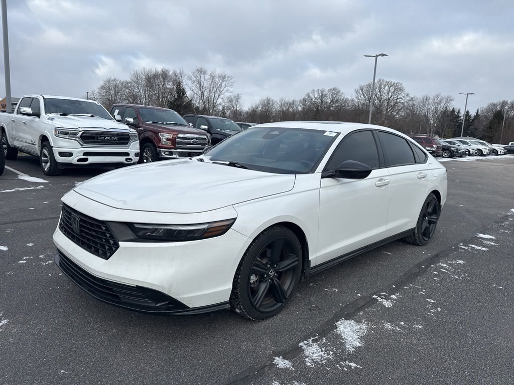 Used 2024 Honda Accord Sport image 3
