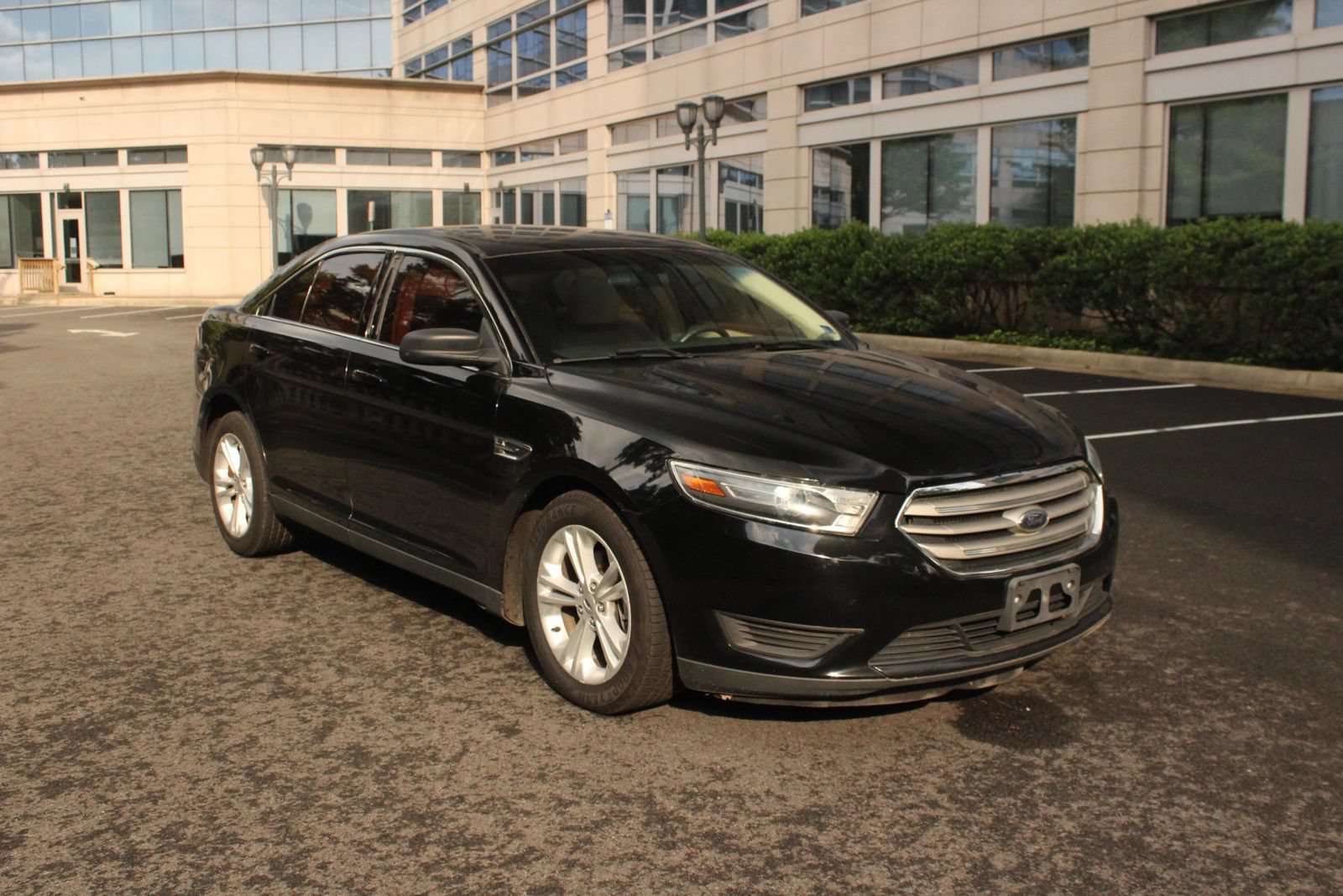 Used 2016 Ford Taurus SE