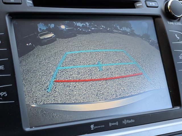 Used 2017 Toyota Highlander XLE image 8