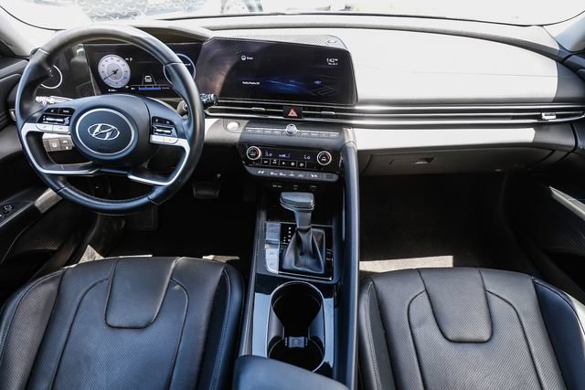 Certified 2022 Hyundai Elantra Limited FWD image 12