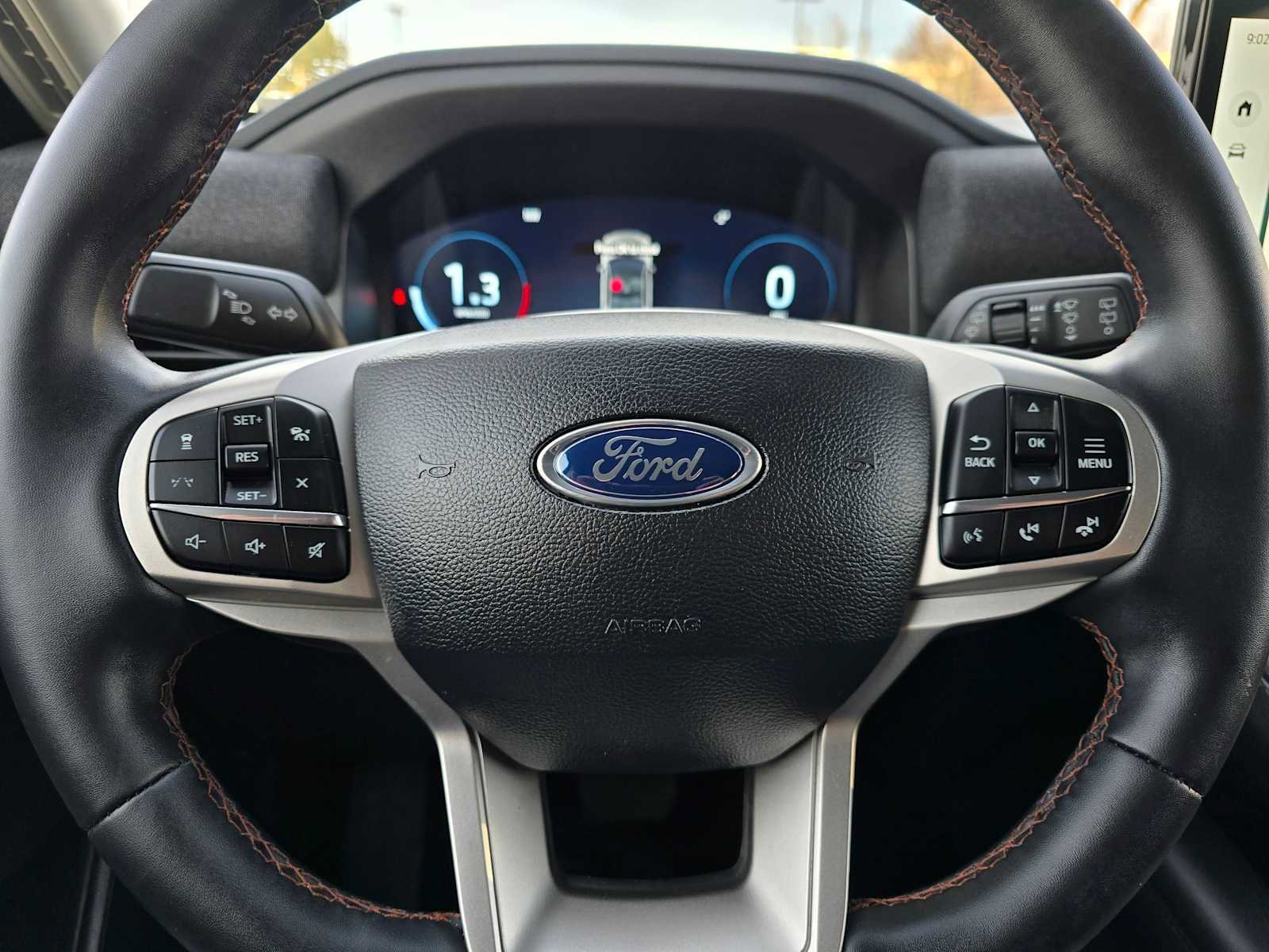 Used 2025 Ford Explorer Active image 25