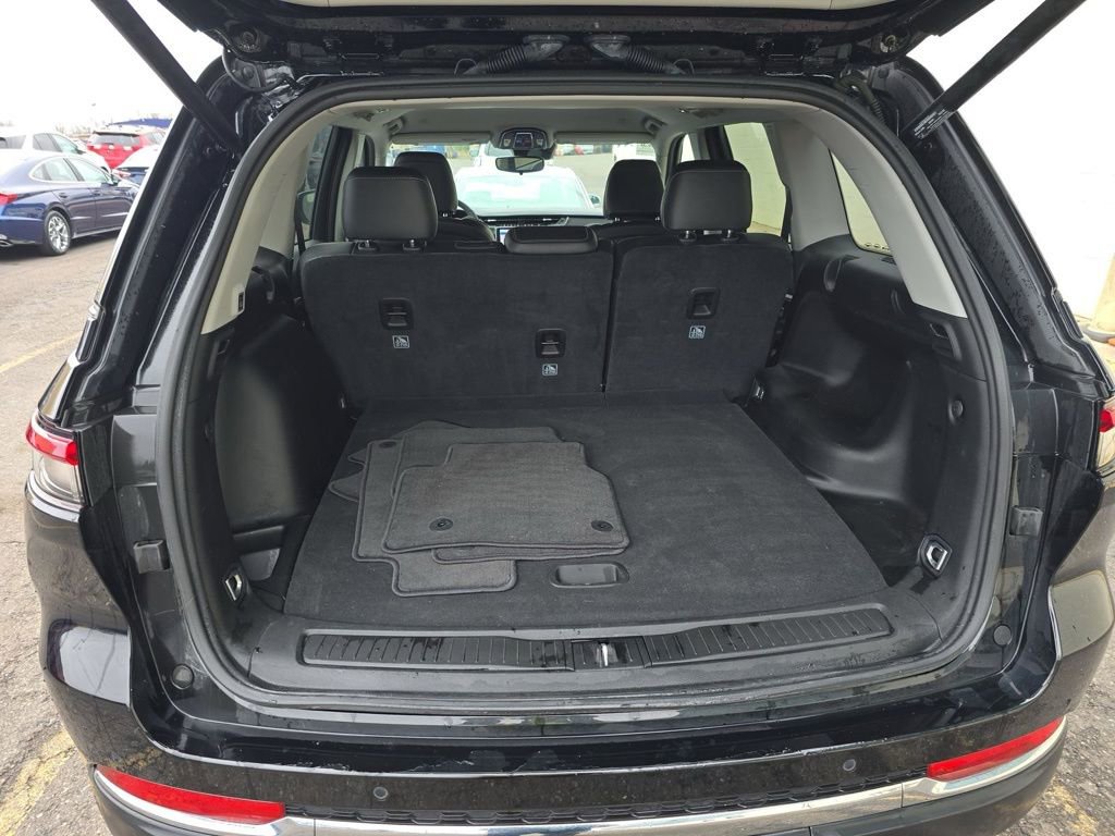 Used 2023 Jeep Grand Cherokee Limited image 14