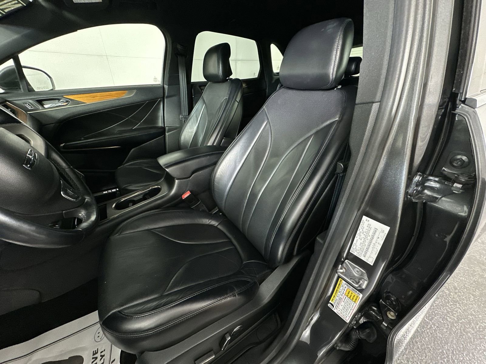 Used 2018 Lincoln MKC Reserve image 15