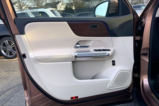 Certified 2022 Mercedes-Benz EQB 350 4MATIC image 18