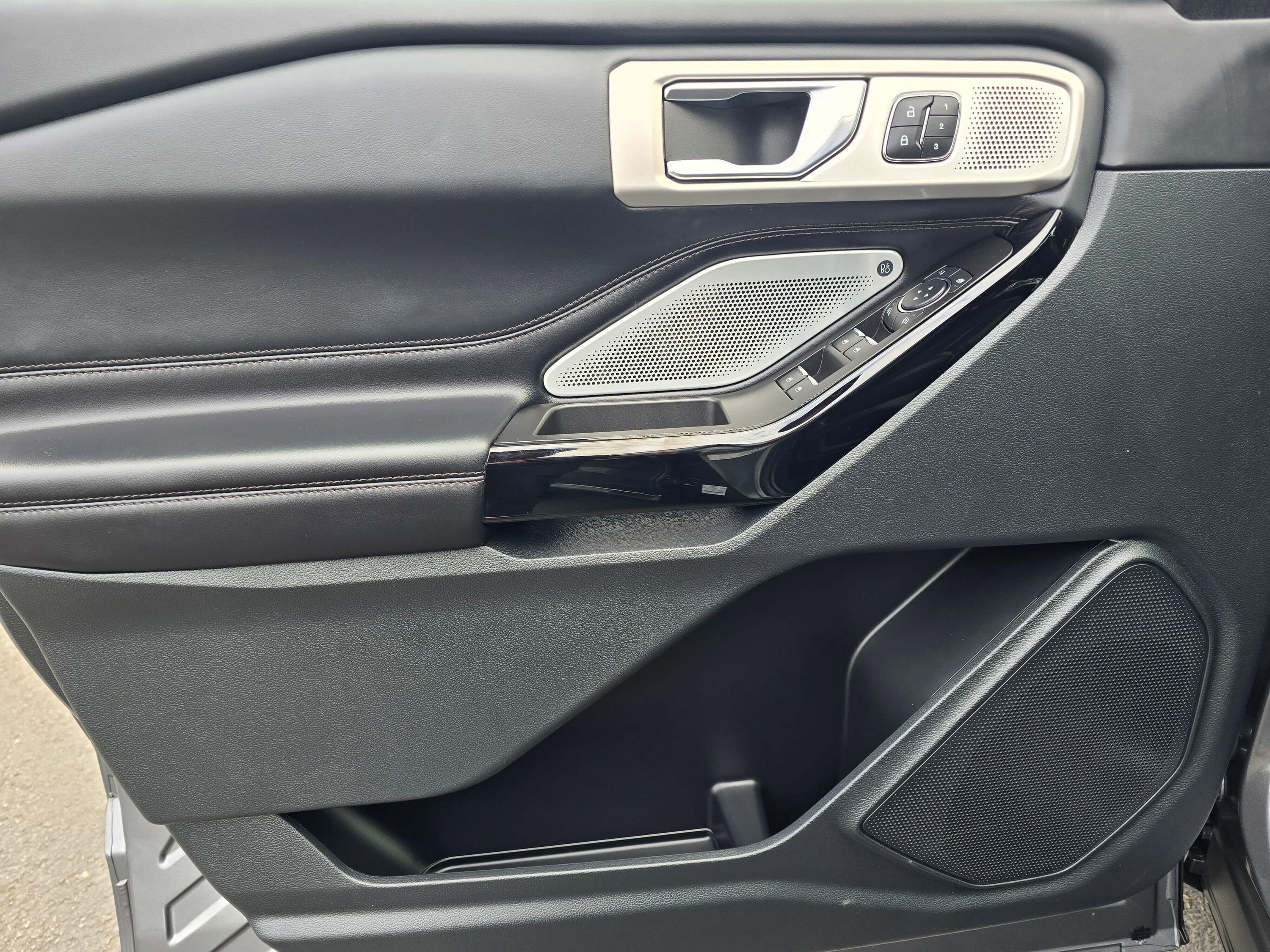 Used 2021 Ford Explorer Platinum w/ Equipment Group 601A image 37