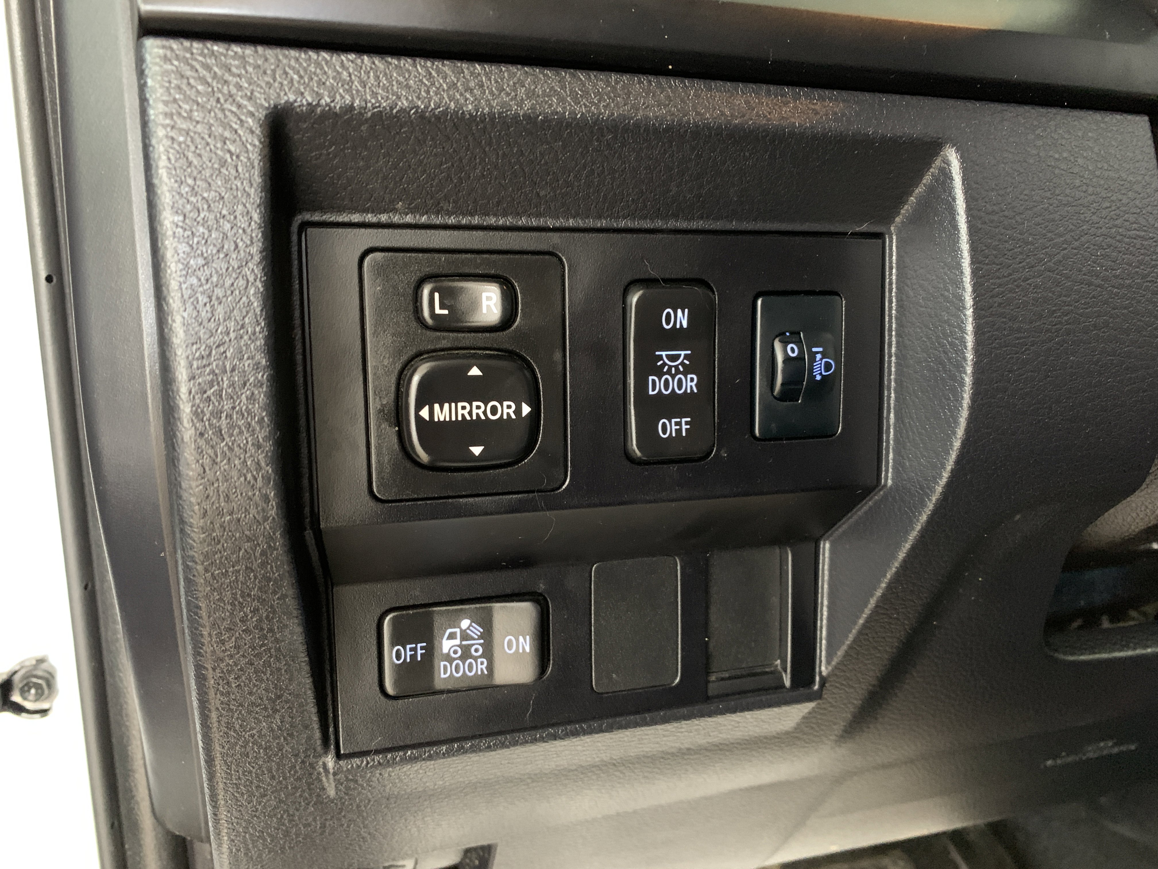 Used 2017 Toyota Tundra SR image 21
