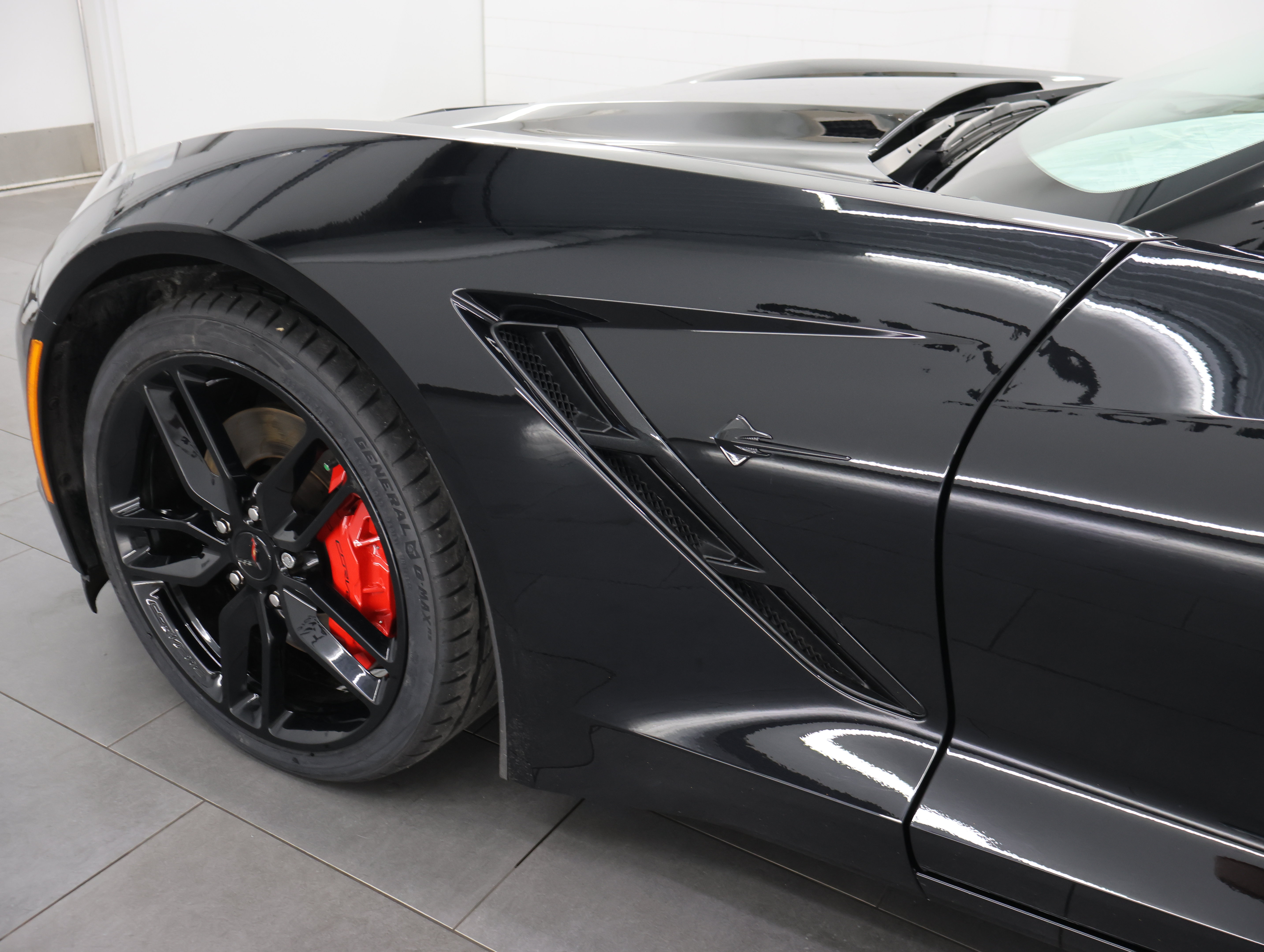 Used 2016 Chevrolet Corvette Stingray Coupe w/ Carbon Flash Badge Package RWD image 62
