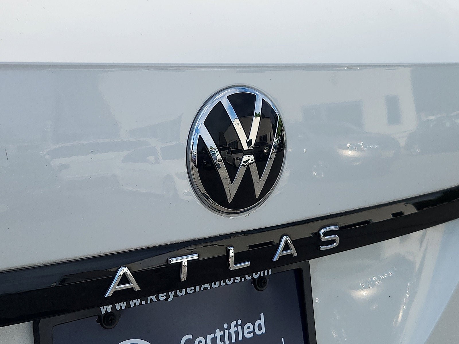 Certified 2023 Volkswagen Atlas Cross Sport SEL R-Line AWD/4WD image 29
