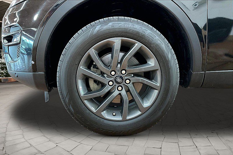Used 2018 Land Rover Discovery Sport HSE image 8