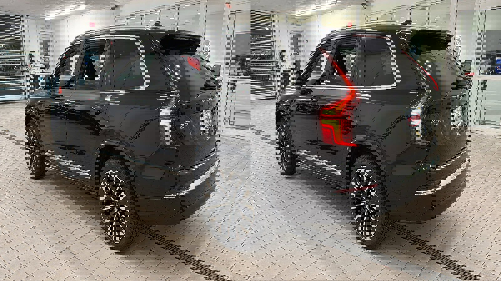 New 2026 Volvo XC90 B6 Plus w/ Protection Package Premier image 7