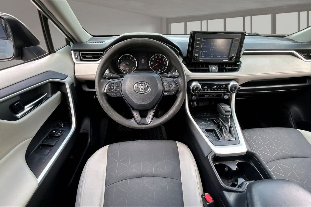Used 2021 Toyota RAV4 XLE image 8