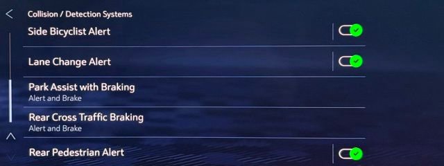 Used 2024 Chevrolet Traverse RS image 47