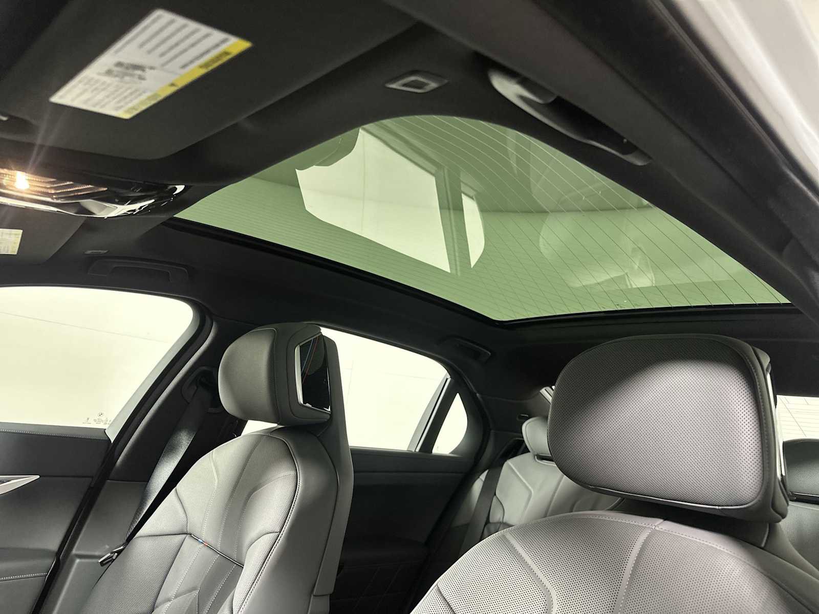 New 2026 BMW 760i xDrive w/ Executive Package image 18